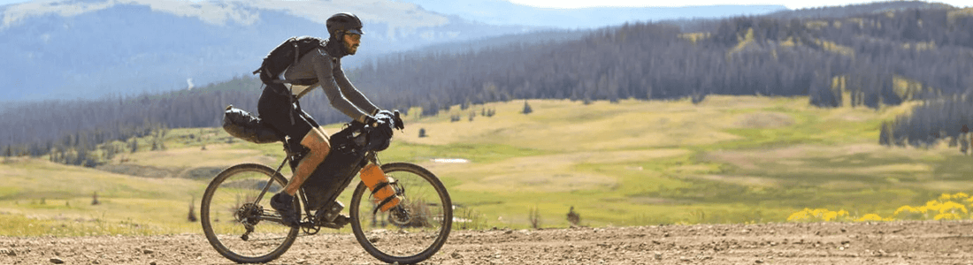 Bikepacking à l'horizon : Sacs, sacoches et tentes adaptés