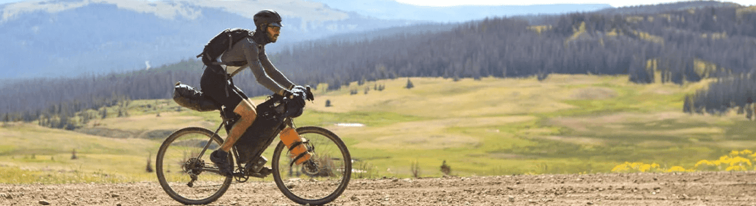 Bikepacking à l'horizon : Sacs, sacoches et tentes adaptés