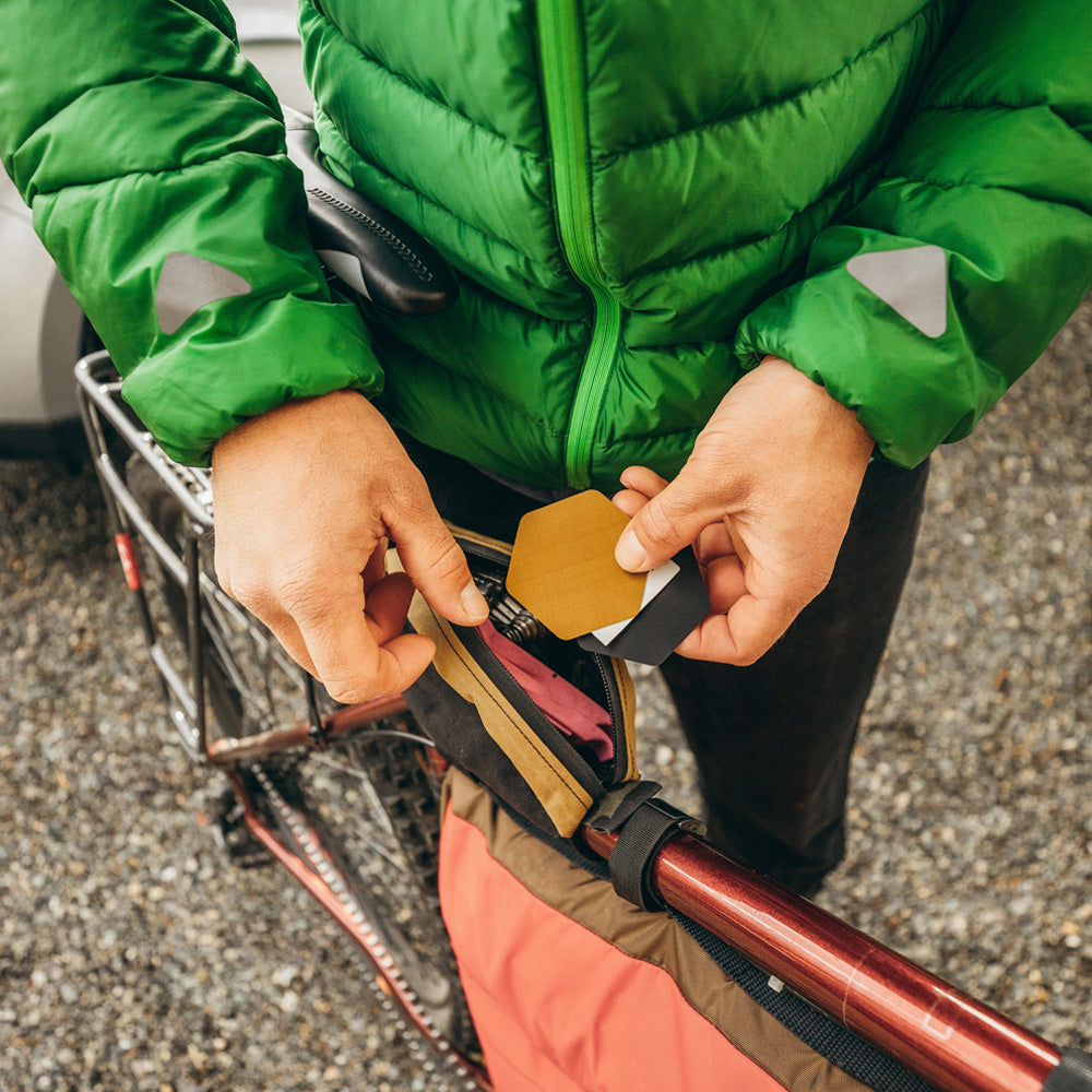 Rustines de réparation Gear Aid Tenacious Hex Tape