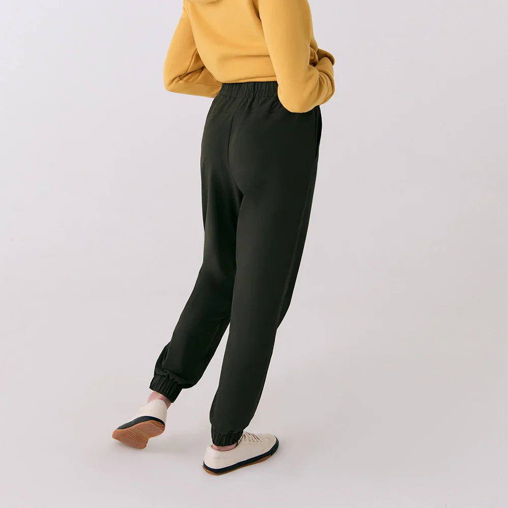 Lolë W's Olive Tech Jogger Pants