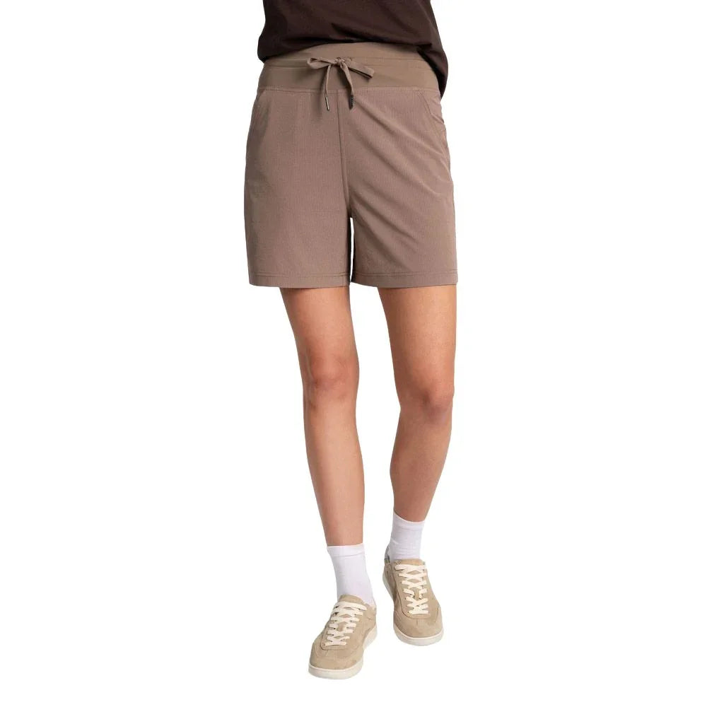 Lolë W's Momentum Shorts