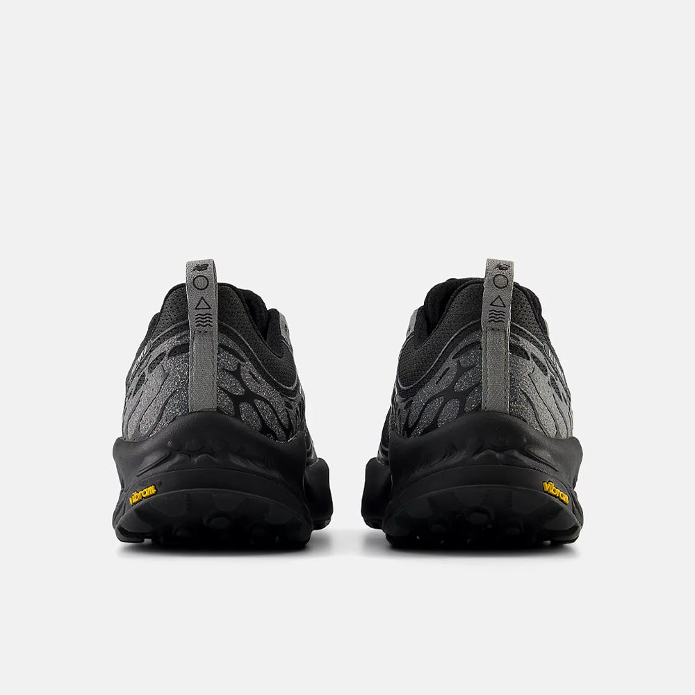 Souliers de course en sentier New Balance Fresh Foam X Hierro v8 (hommes)