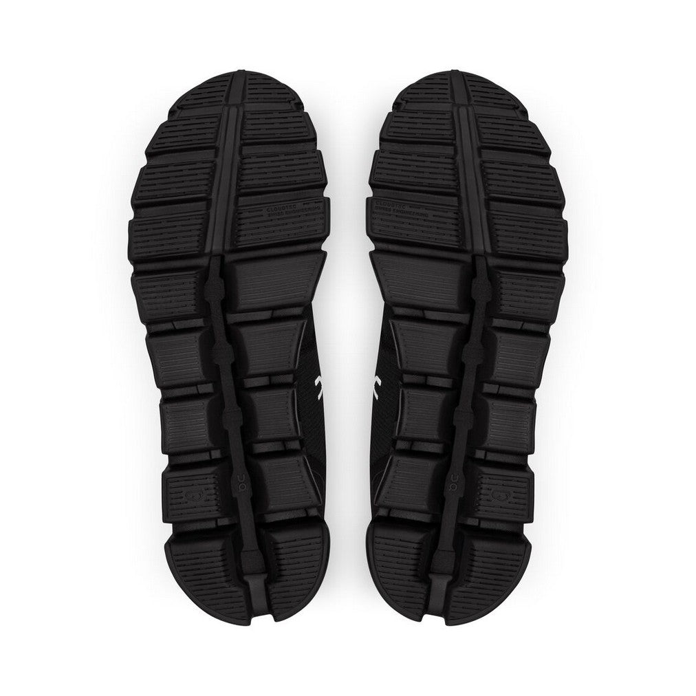 On M's Cloud 5 Waterproof