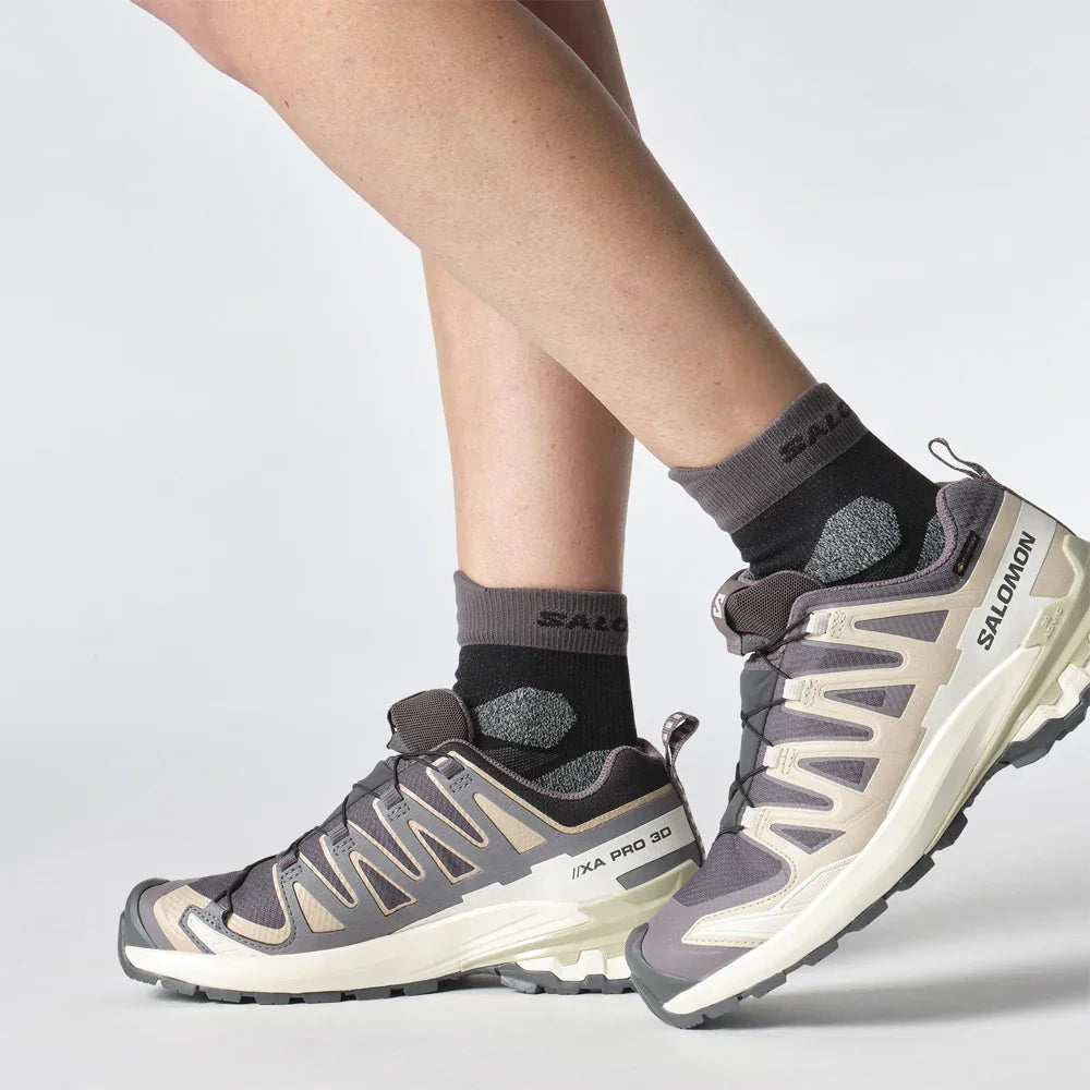 Souliers de course en sentier Salomon XA Pro 3D V9 Gore-Tex (femmes)