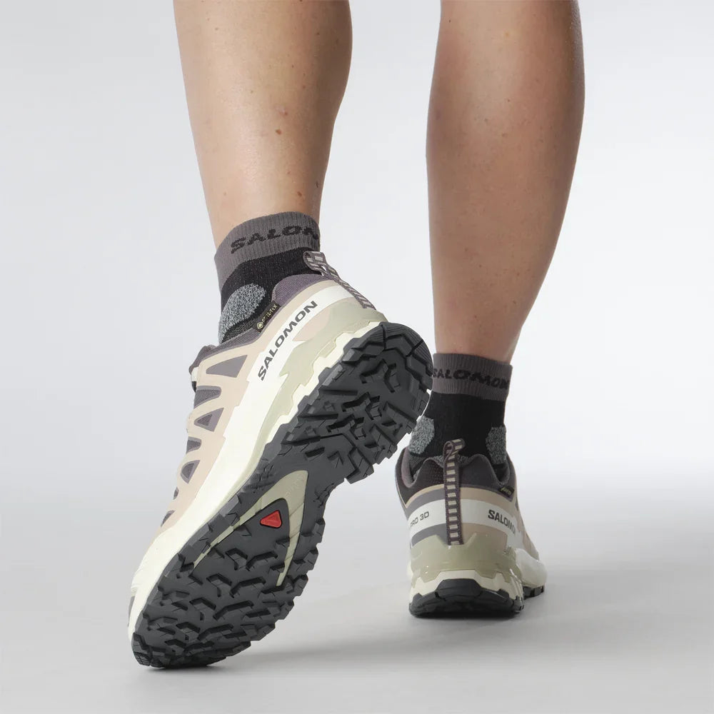 Souliers de course en sentier Salomon XA Pro 3D V9 Gore-Tex (femmes)
